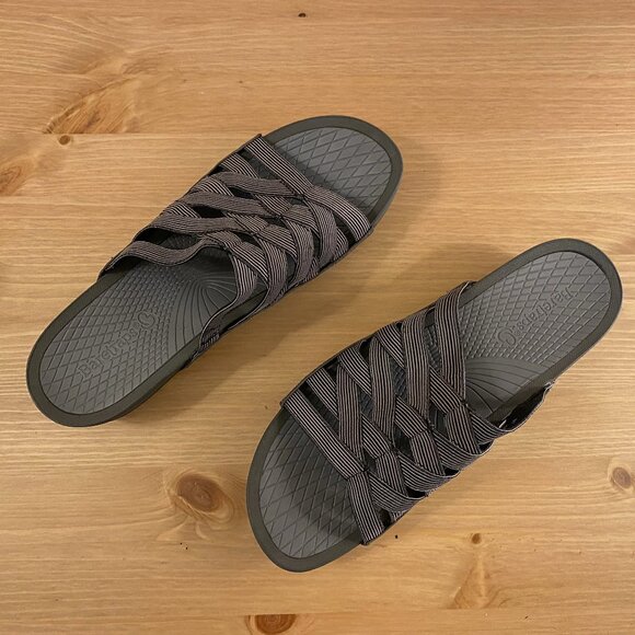 BareTraps Beverly 10M strappy sandal with 2" heel gray black. Wedge slide - Picture 4 of 6